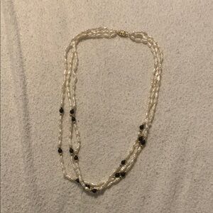 14/20 G Rice Pearl and Onyx Bead Necklace
